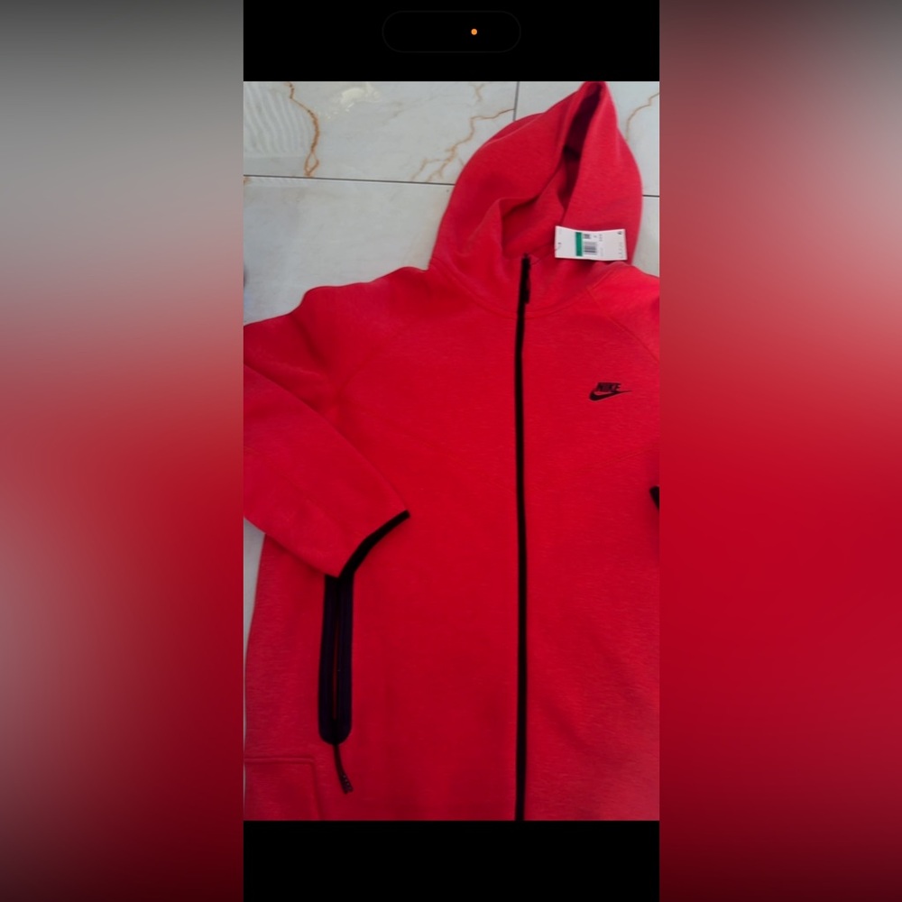 Nike tech